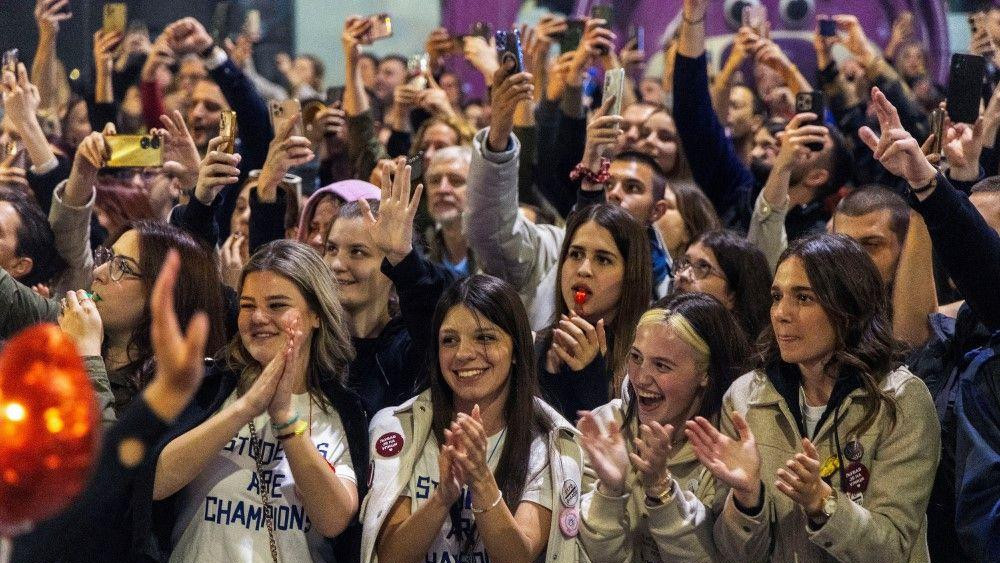 sreća, osmesi, ljudi u srbiji