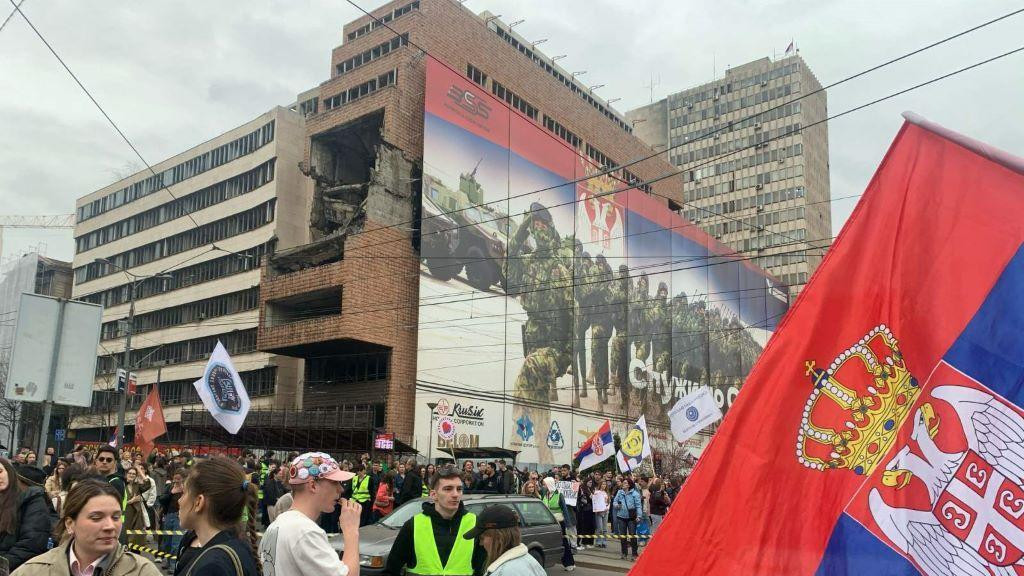 protest studenata protiv rušenja zgrade Generalštaba
