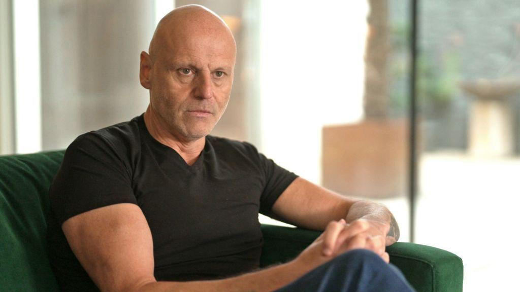 Barton kaže da oprašta Vol i da se nada da će ona dobiti pomoć koja joj je potrebna.