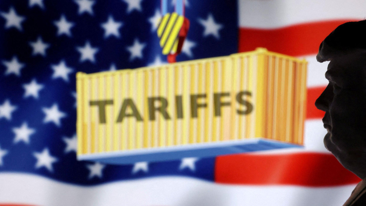 Ilustracija lika Donalda Trampa i kontejnera za transport robe