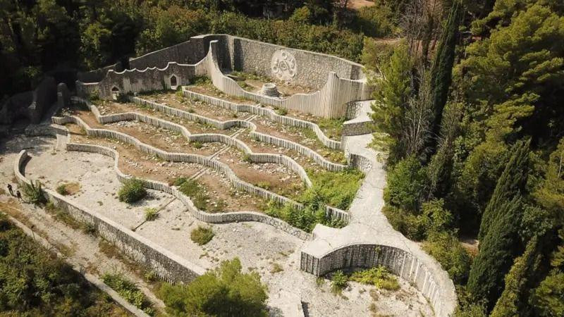 Partizansko spomen groblje u Mostaru 