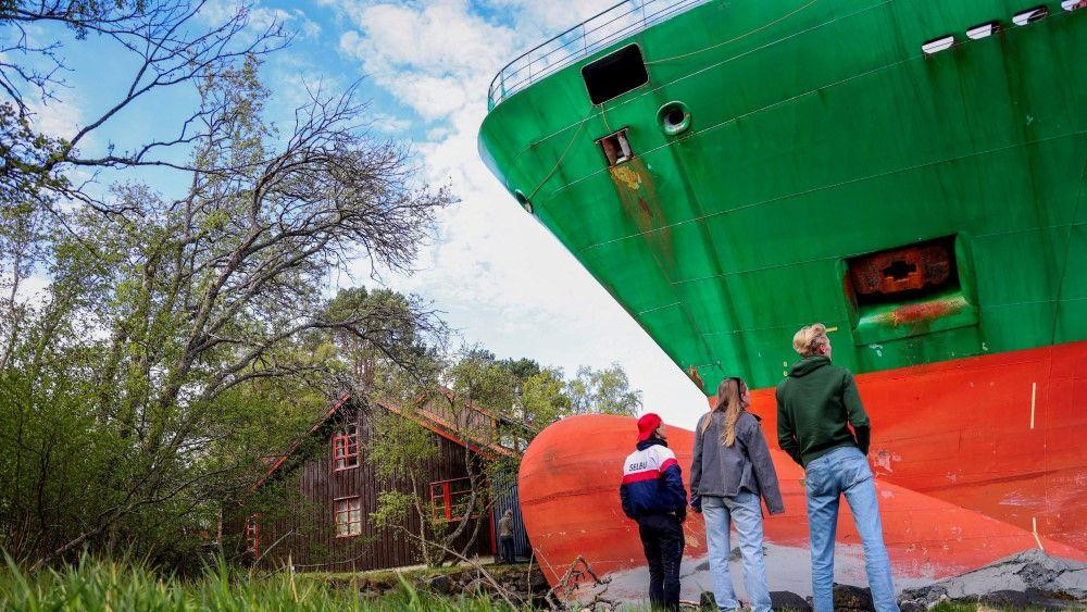 brod, brod u norveškoj, tereni brod se nasukao u norveškoj