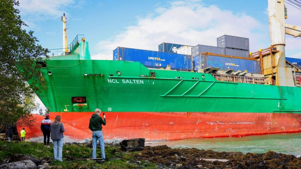 brod u norveškoj, teretni brod se nasukao u norveškoj