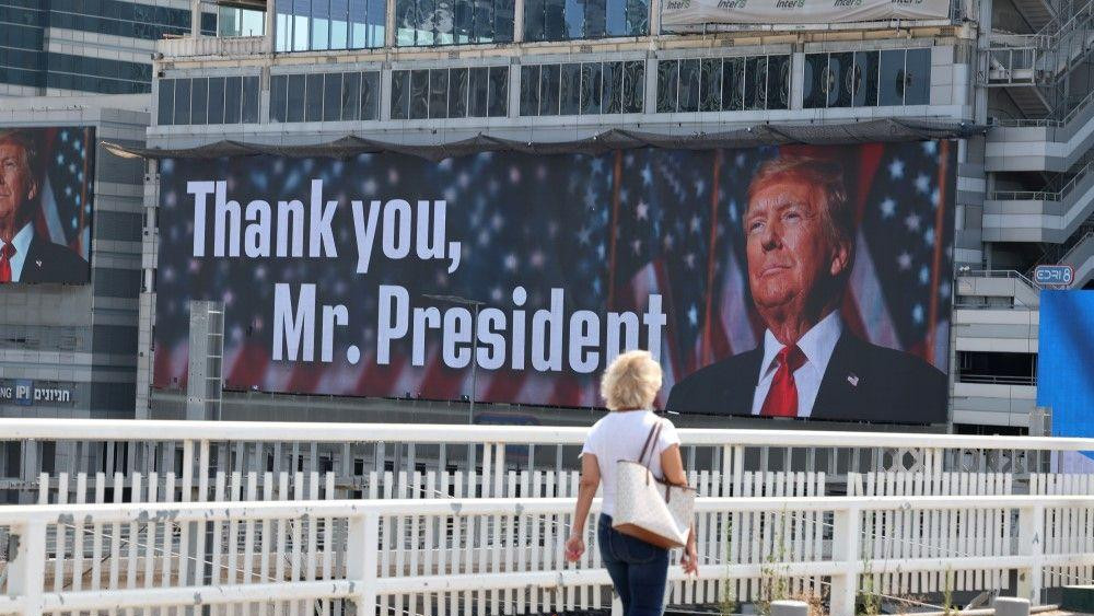 tramp, tel aviv, bilbord zahvalnice trampu u tel avivu