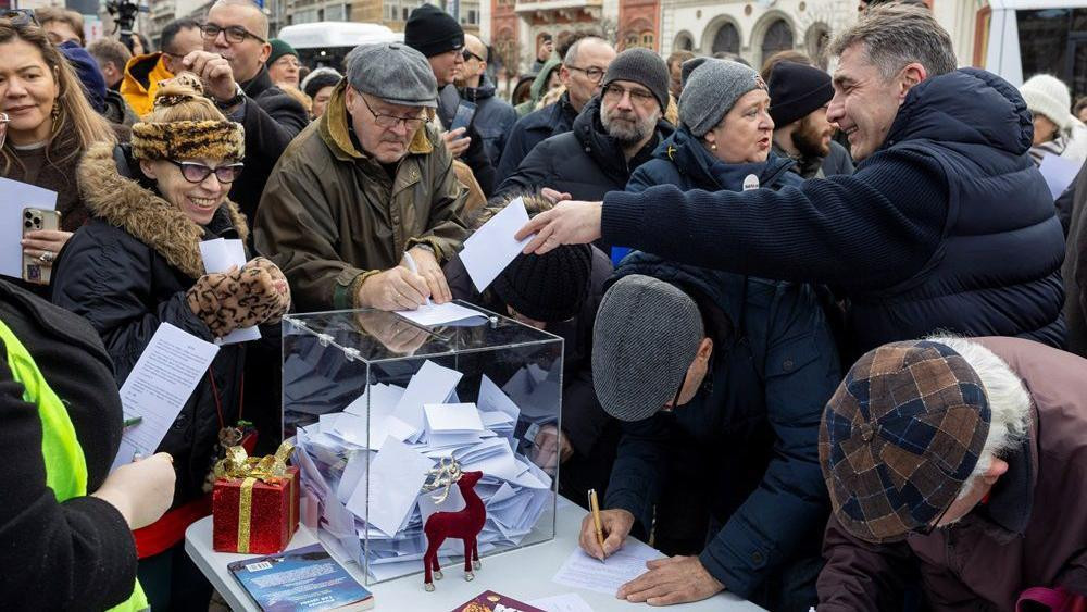 studenti, akcija studenata, studentsko prikupljanje potpisa