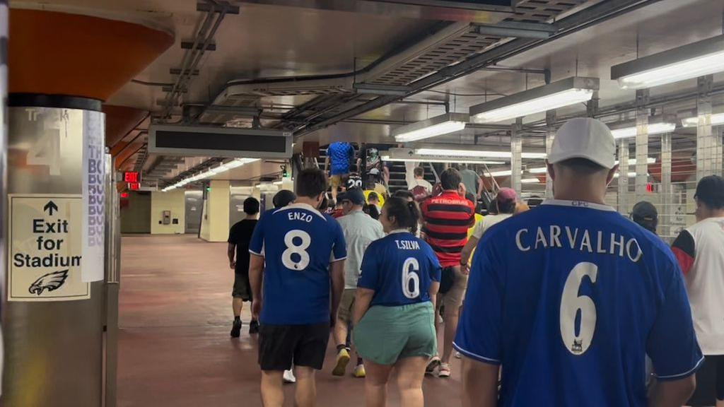 Navijači Čelsija idu na utakmicu sa Flamengom u Filadelfiji