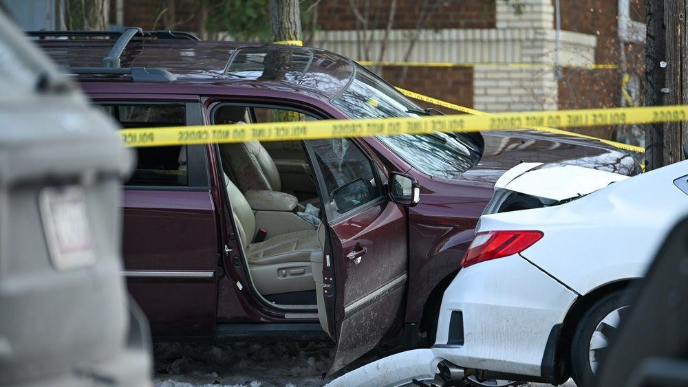 Službenik ICE-a je pucao i ubio ženu koja je vozila automobil i blokirala federalne agente dok su sprovodili imigracione operacije u južnom Mineapolisu