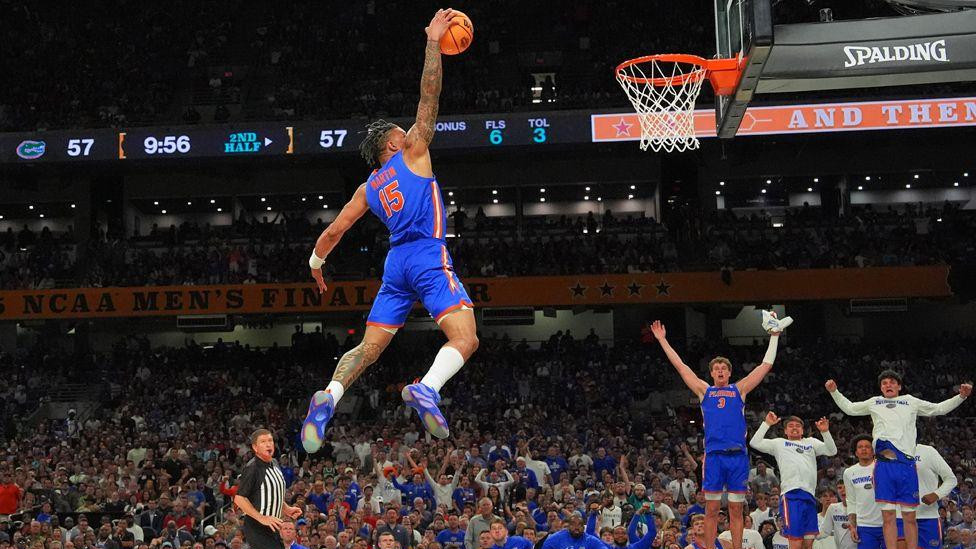 Bek Floride Ejlajdža Martin dovodi Gejtorse u vođstvo iz kontranapada u polufinalu NCAA turnira