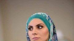 Devojka sa maramom na glavi