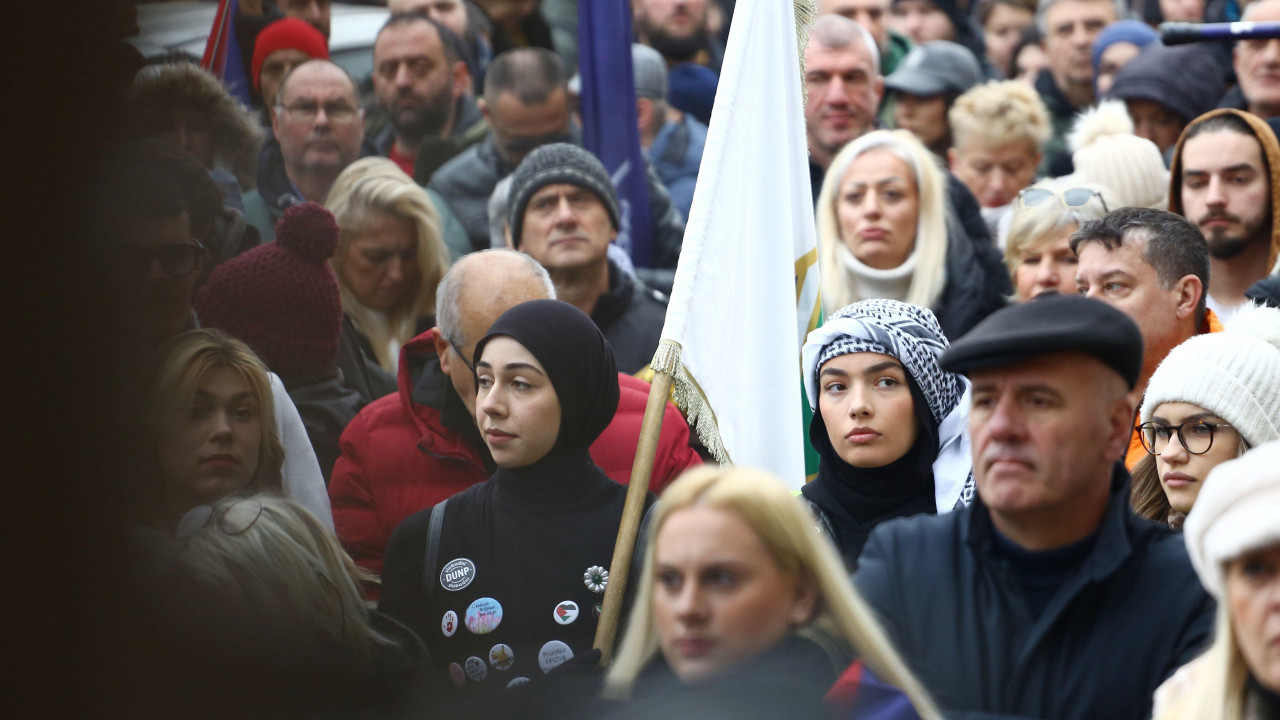 devojke sa hidžabom na studentskom protestu u Novom Pazaru