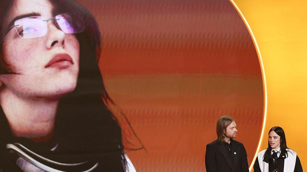 Bili Ajliš i njen brat Finis O'Konel