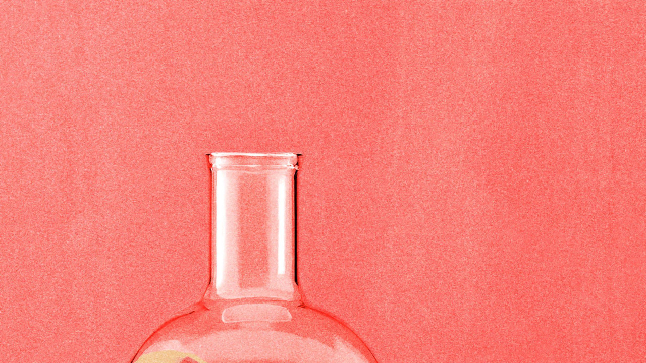 ilustracija - flaša u kojoj su dva srca 