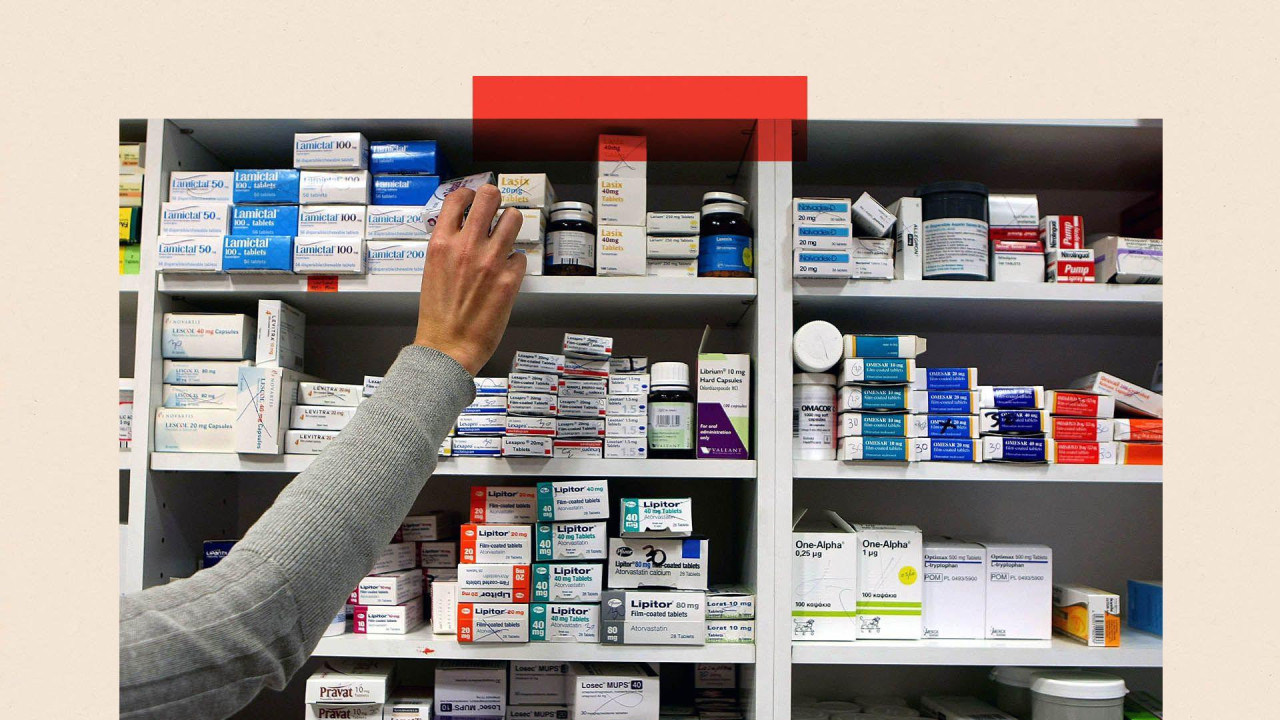 apotekarska polica sa lekovima