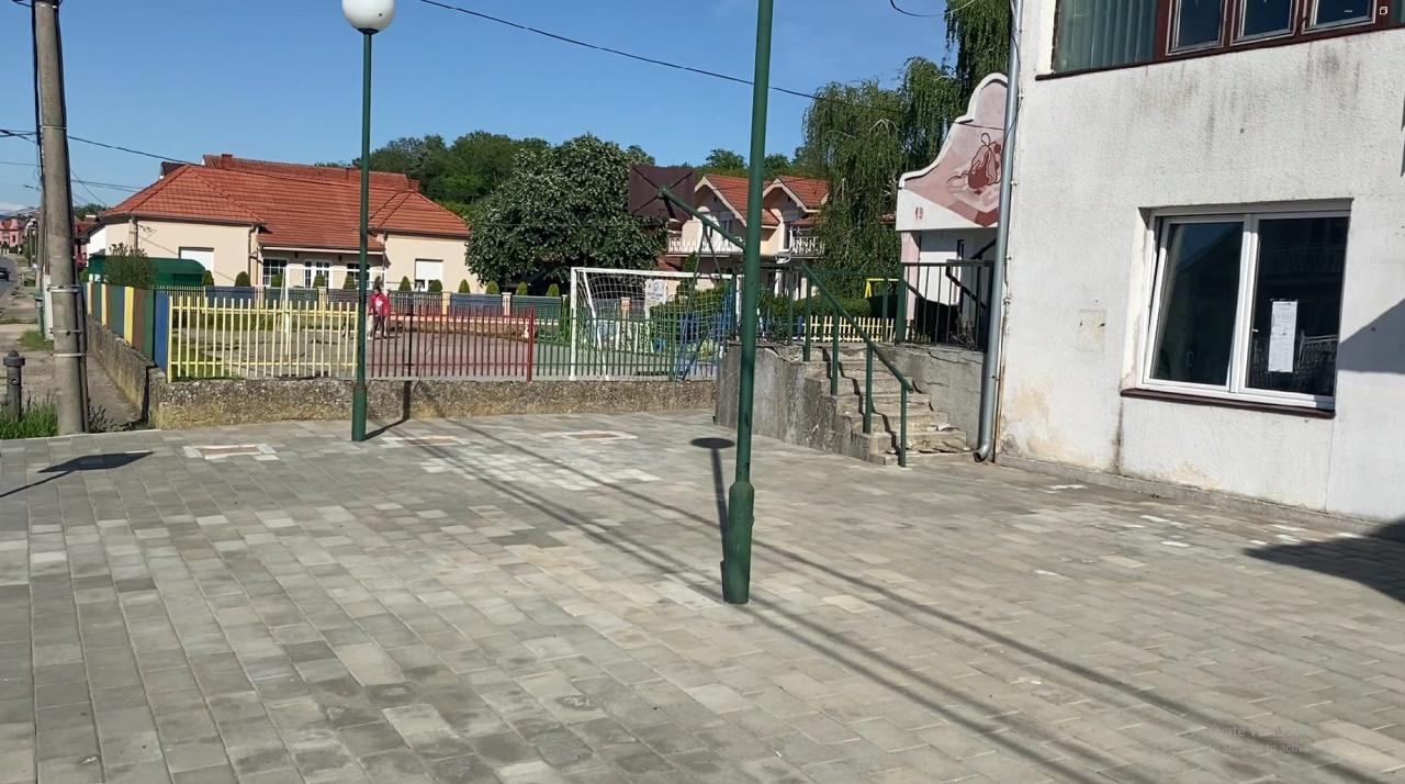 Foto: selo Kumane, plato ispred Doma kulture - Boom93 / Mitar Nikolić